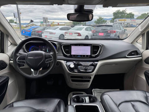 2023 Chrysler Pacifica Touring L