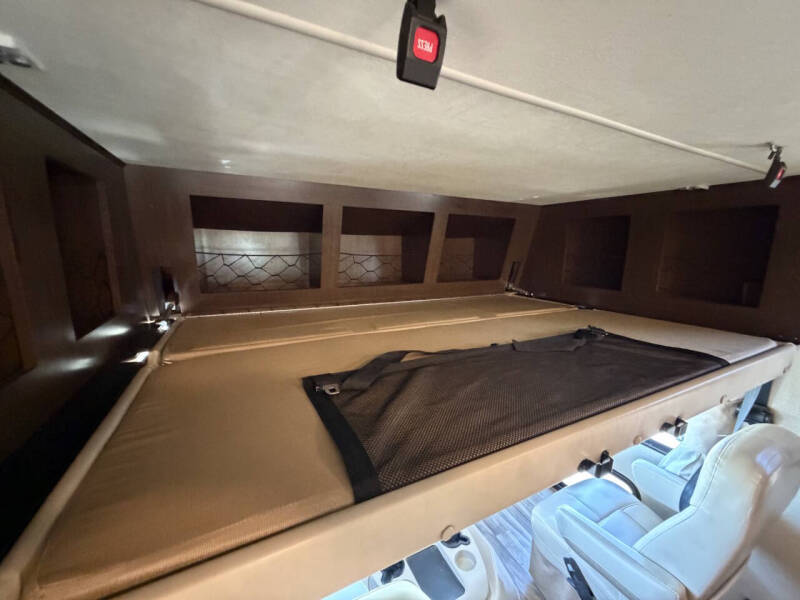 2018 Thor Motor Coach Ace 30.3