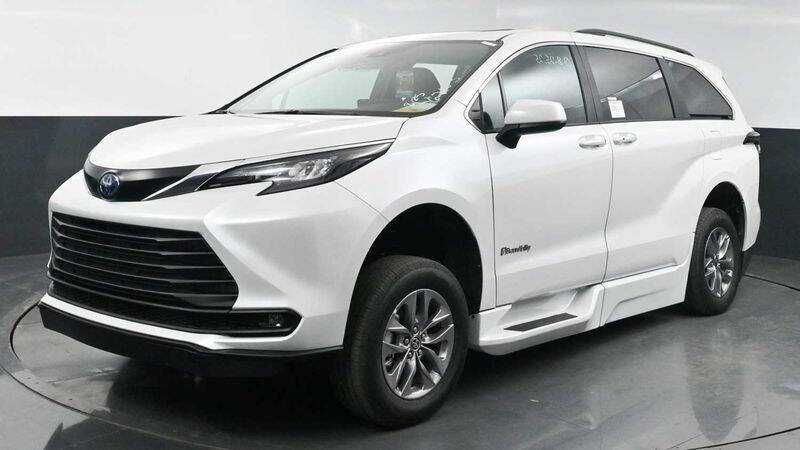 2025 Toyota Sienna XLE 7-Passenger