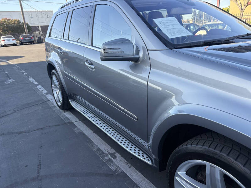 2011 Mercedes-Benz GL-Class GL 550 4MATIC