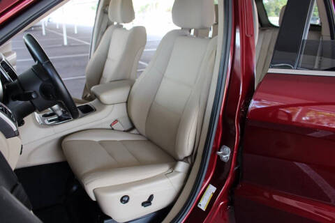 2020 Jeep Grand Cherokee Laredo