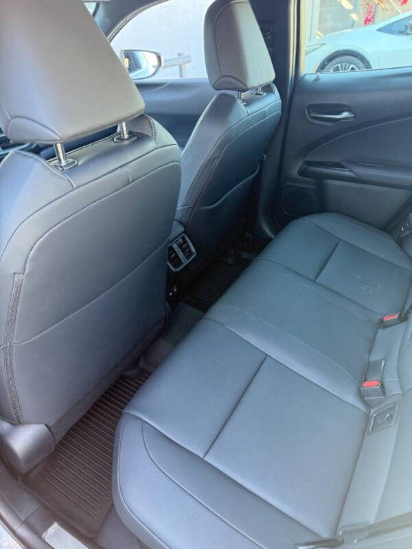 2024 Lexus UX 250h F SPORT Design