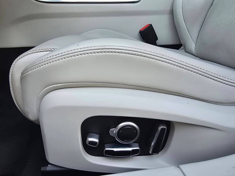 2022 Jaguar XF P250 SE