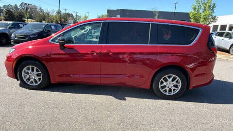 2024 Chrysler Pacifica Touring L
