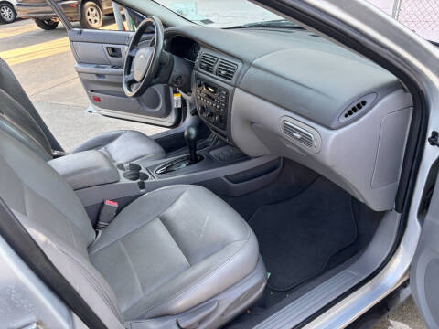 2004 Ford Taurus SES