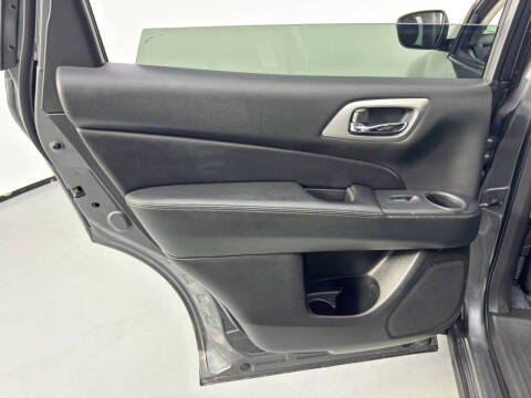 2020 Nissan Pathfinder S