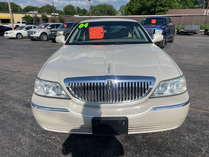 2004 Lincoln Town Car Ultimate