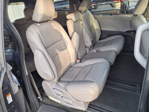 2015 Toyota Sienna XLE 8-Passenger