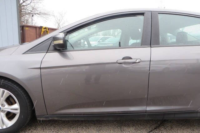 2014 Ford Focus SE photo 30