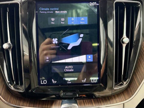 2021 Volvo XC60 T5 Momentum