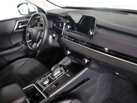 2024 Mitsubishi Outlander PHEV SE