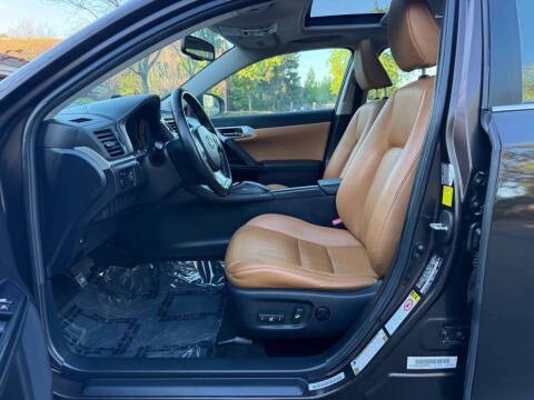 2011 Lexus CT 200h Premium
