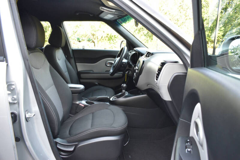 2017 Kia Soul +