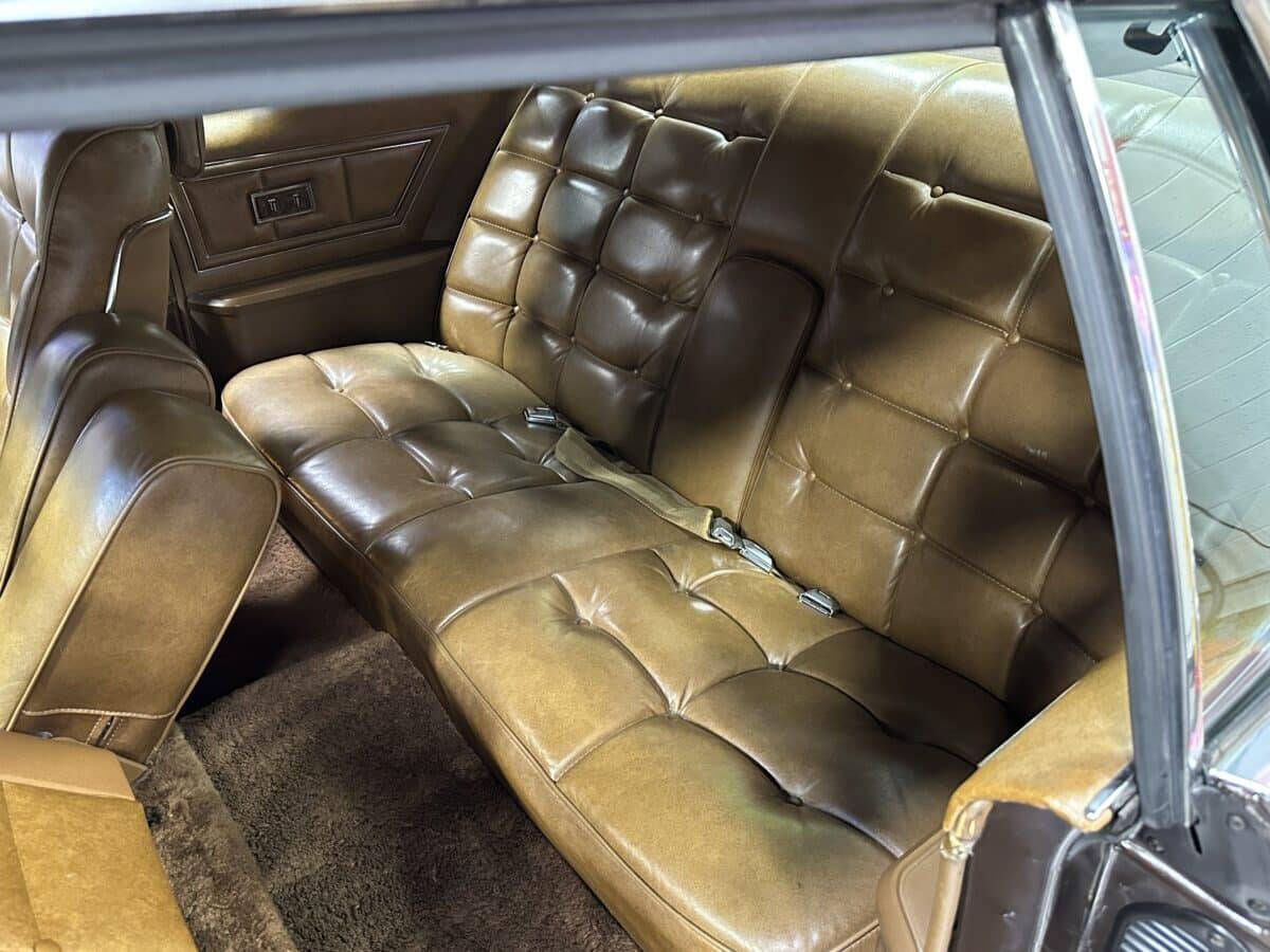 1973 Lincoln Continental 19
