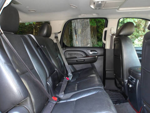 2011 Cadillac Escalade Luxury