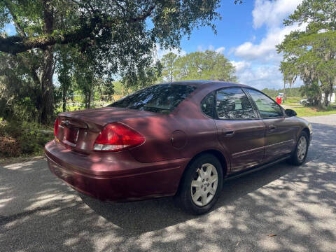 2005 Ford Taurus SE