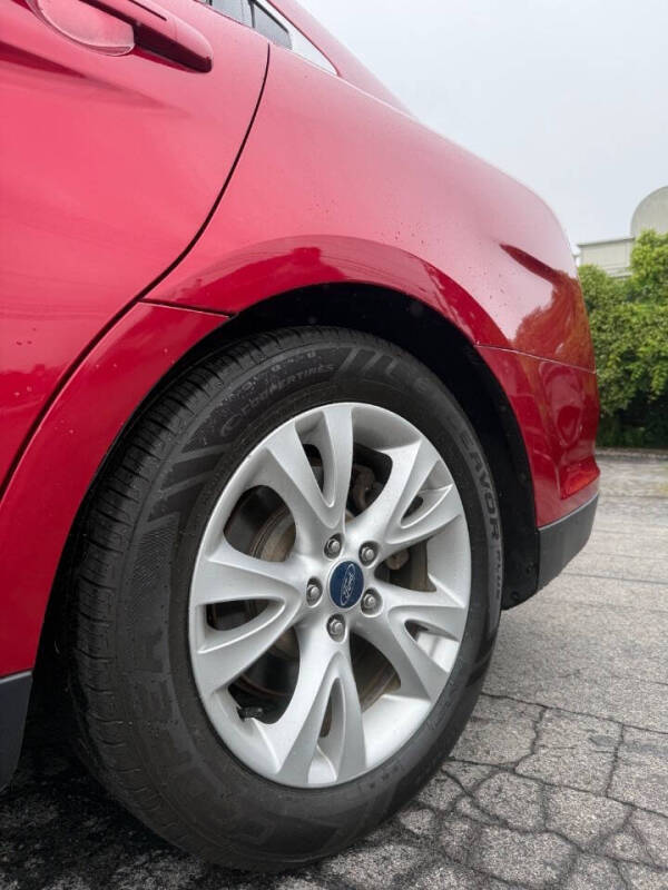 2012 Ford Taurus SEL