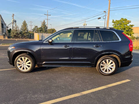 2016 Volvo XC90 T6 Momentum