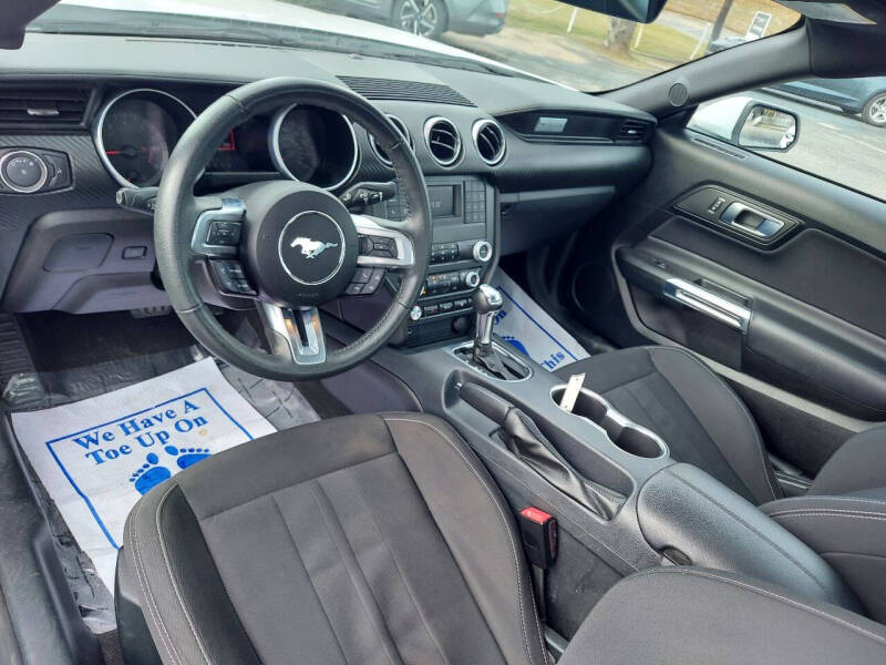 2022 Ford Mustang EcoBoost