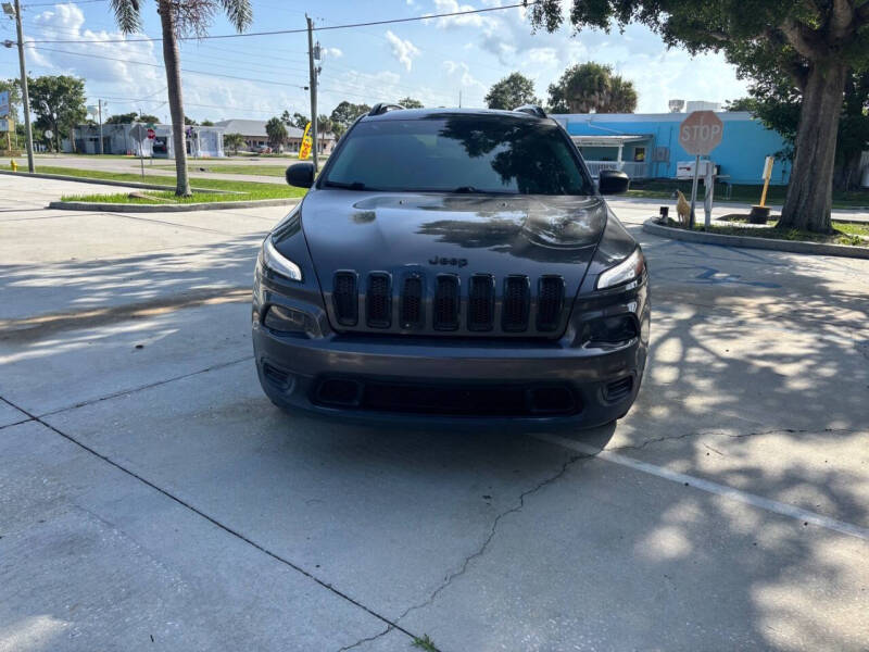 2017 Jeep Cherokee Sport