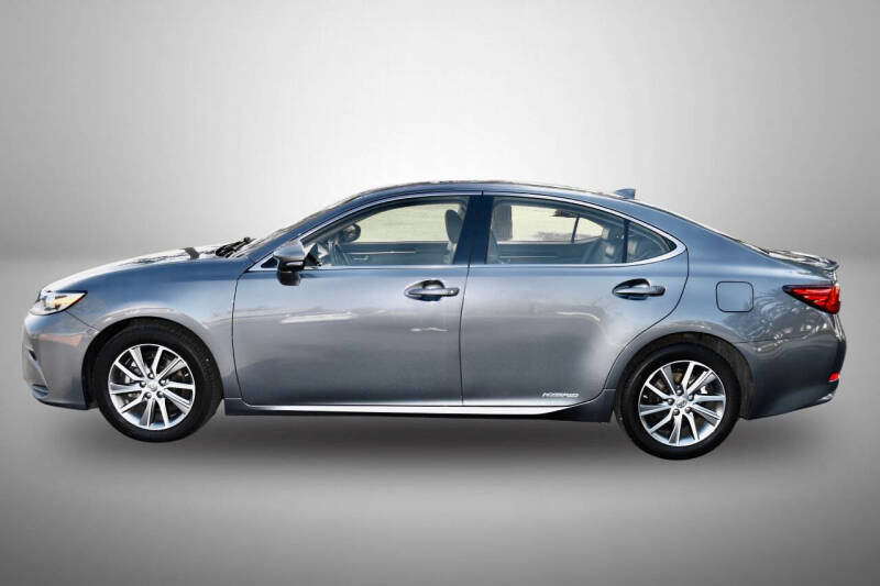 2017 Lexus ES 300h