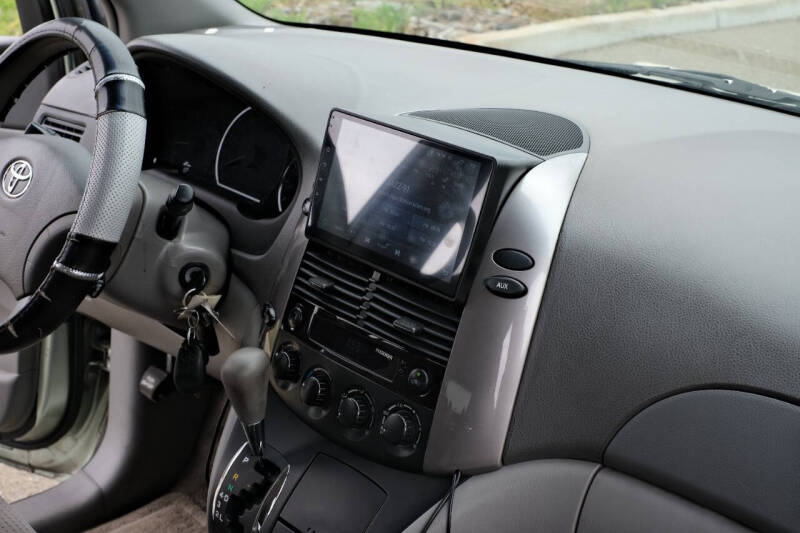 2006 Toyota Sienna LE 7 Passenger