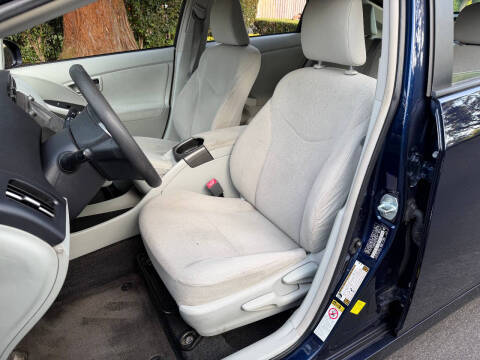 2012 Toyota Prius Two