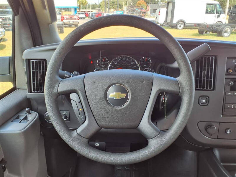 2025 Chevrolet Express 2500