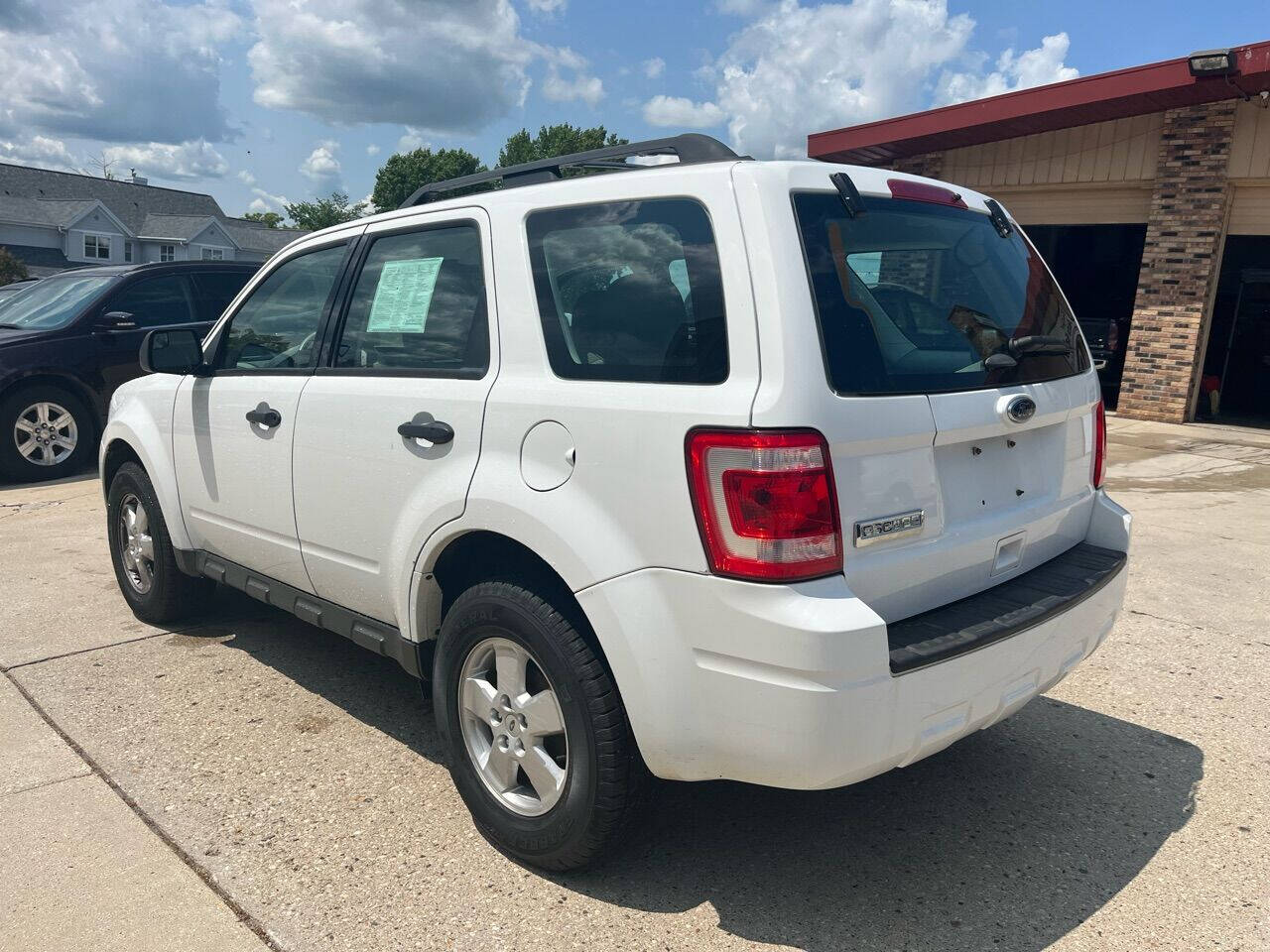 White 2011 Ford Escape XLS XLS 4dr SUV 2
