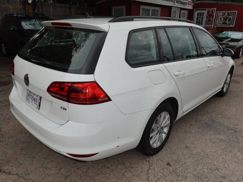 2017 Volkswagen Golf SportWagen