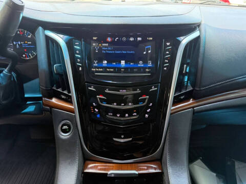 2019 Cadillac Escalade Luxury