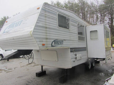 2000 Damon Hornet