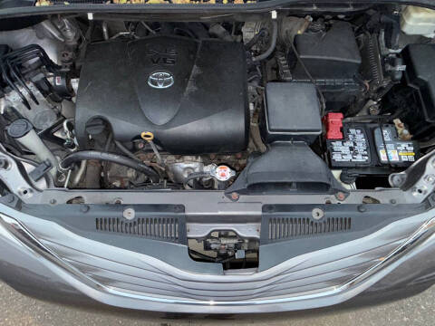 2017 Toyota Sienna XLE Premium 7-Passenger