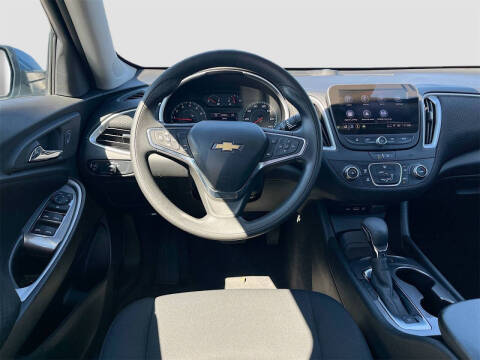 2025 Chevrolet Malibu LS