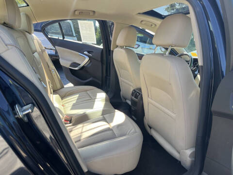 2013 Buick Regal Premium 1