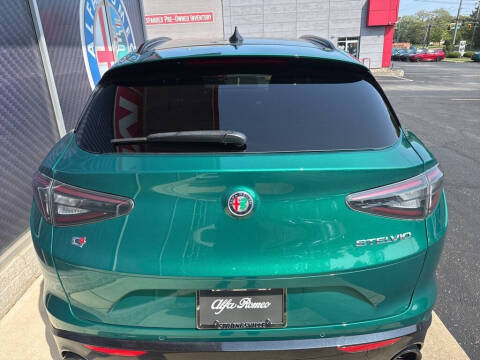 2025 Alfa Romeo Stelvio Intensa