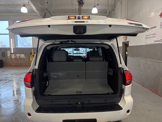 2015 Toyota Sequoia SR5