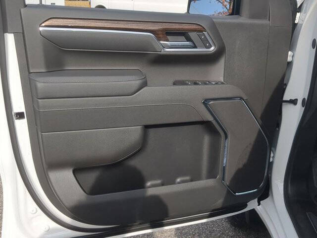 2026 GMC Sierra 1500 Elevation Standard