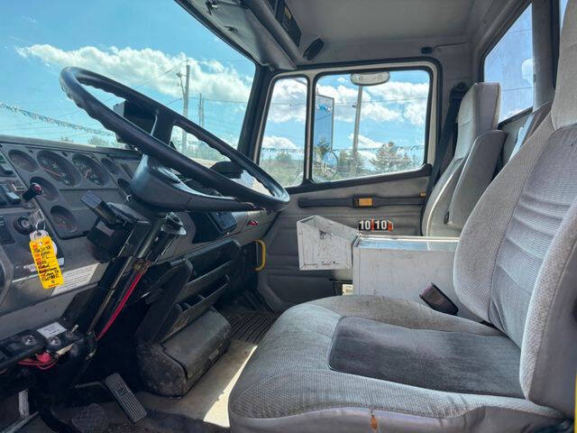 2000 Freightliner FL70