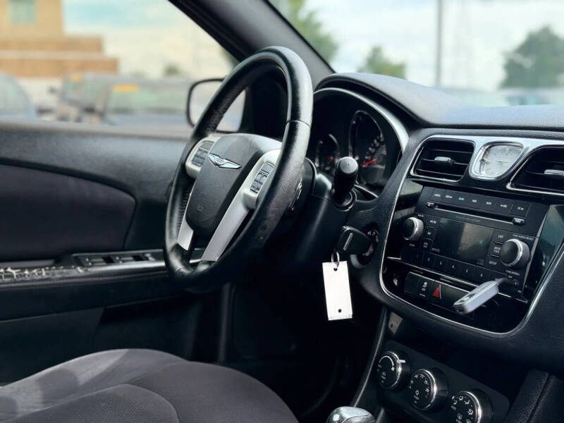 2013 Chrysler 200 Touring