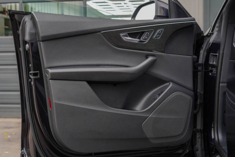 2019 Audi Q8 quattro Premium 55 TFSI