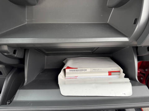 2013 Toyota Prius v Five