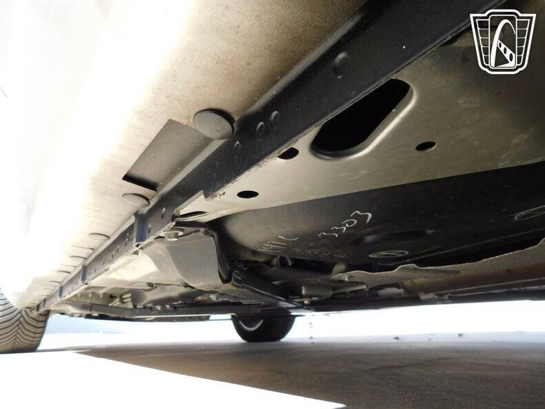 2005 Ford Thunderbird Deluxe