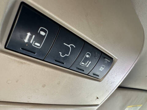 2012 Chrysler Town and Country Touring