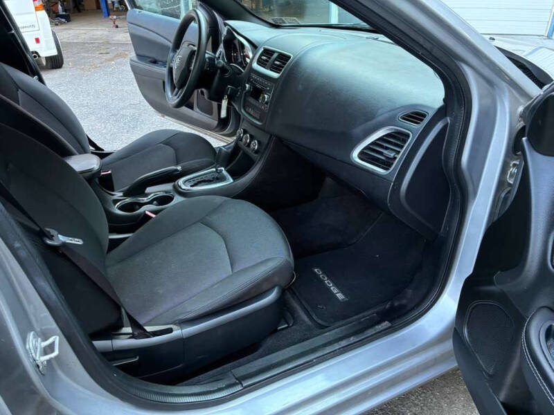 2013 Dodge Avenger SE