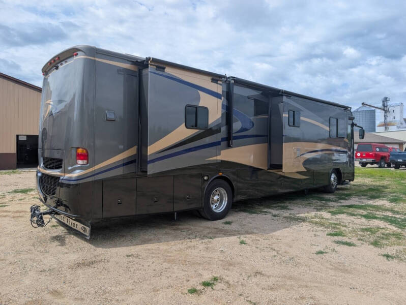 2005 Freightliner MH Chassis