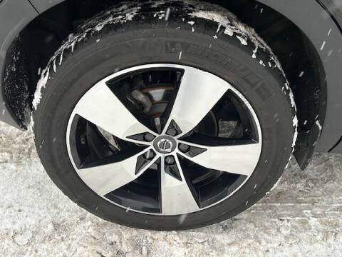 2020 Volvo XC40 T5 Momentum