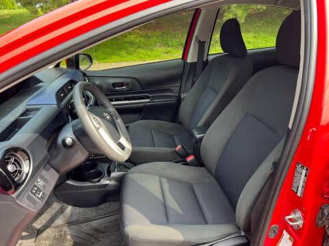 2016 Toyota Prius c Three