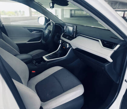 2020 Toyota RAV4 Hybrid XLE