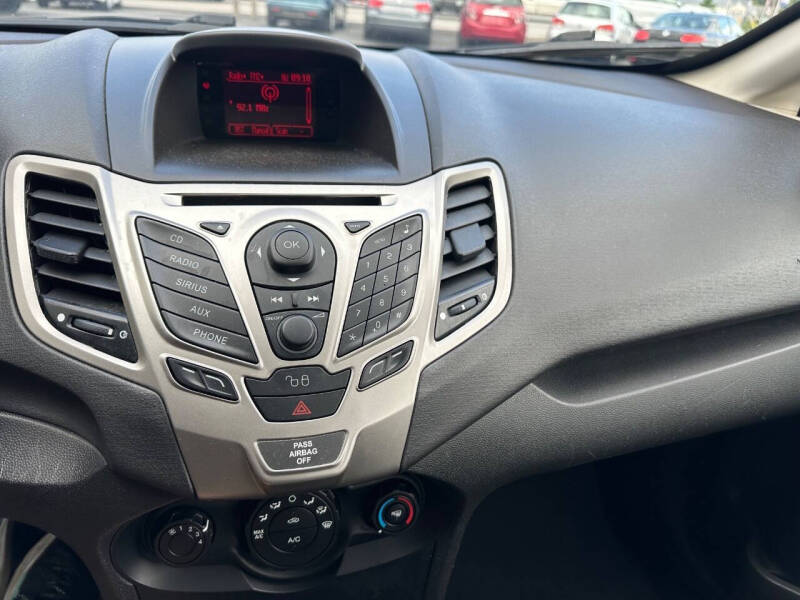 2012 Ford Fiesta SE